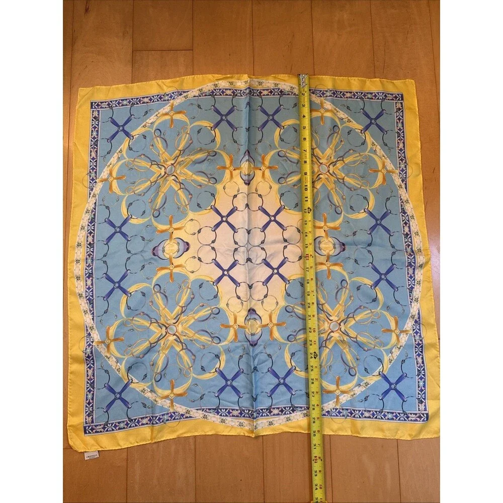 Cristella blue yellow